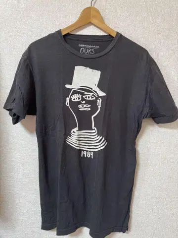 OURS 아트 프린트 티셔츠 M 블랙