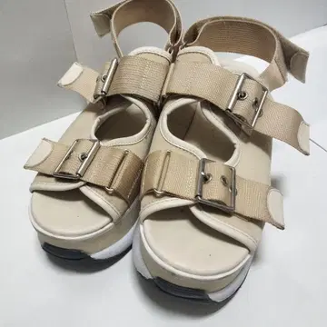 통굽 베이지 스포츠 샌들