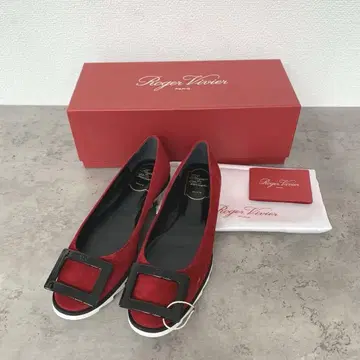 새상품 Roger Vivier 빨간색 버클이 달린 플랫 슈즈 36