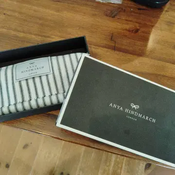 ANYA HINDMARCH 다크 그린 장지갑