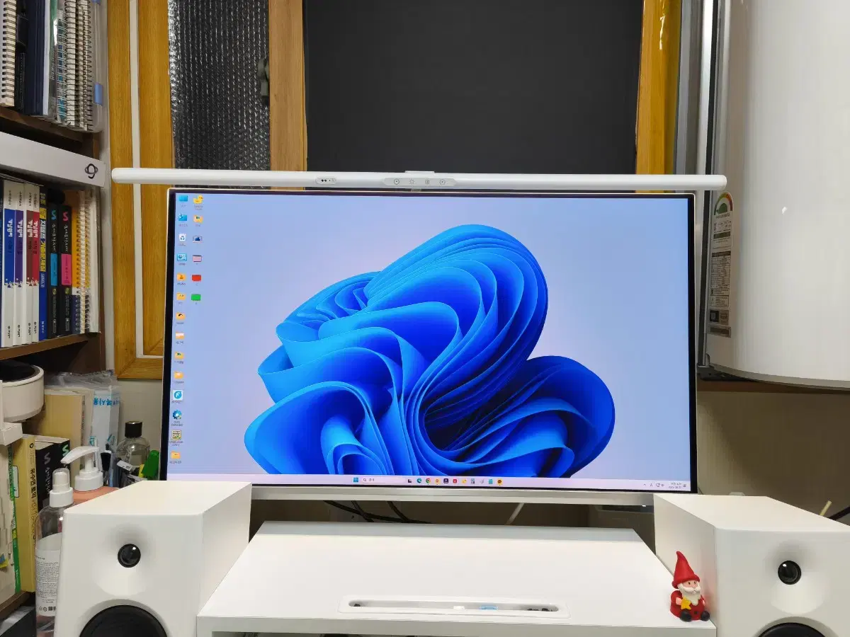 Philips Evnia 32M2N8800 UHD OLED 240Hz White