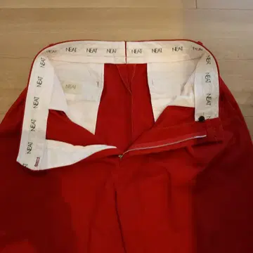 NEAT 치노 레드