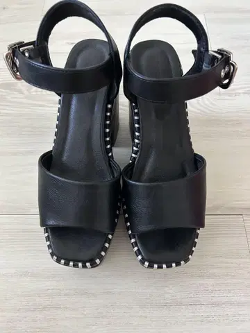 스티치 디자인 플랫폼 샌들