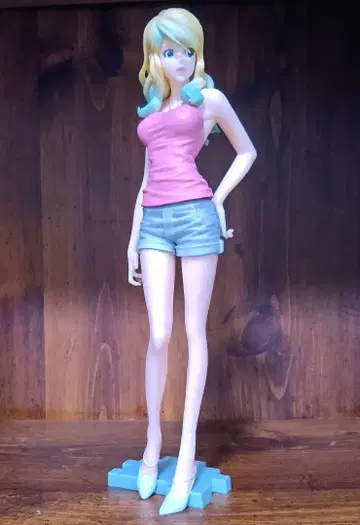 루팡 3세 피규어 레베카 로세리니 박스 포함 새상품급