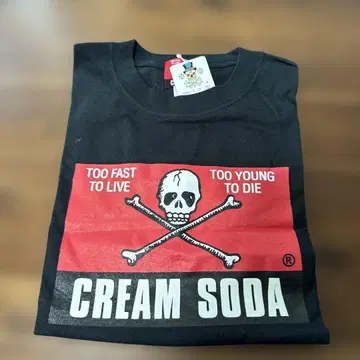 CREAM SODA 스컬 디자인 티셔츠