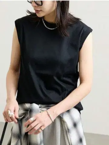 저널 스탠다드 땀 얼룩 방지 나노 시아 슬리브리스 블랙 미사용 새상품