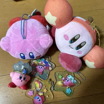 커비 스트랩과 피규어 세트