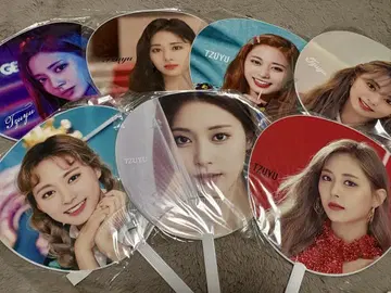 TWICE Tzuyu 부채 세트