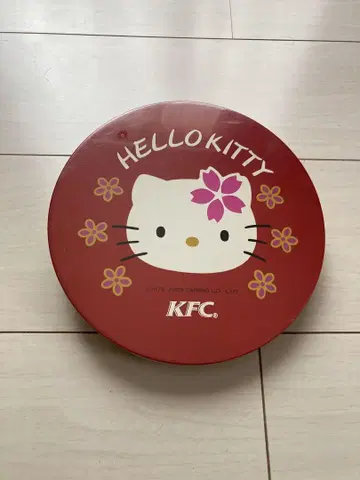 헬로키티 KFC 콜라보 미니 테이블