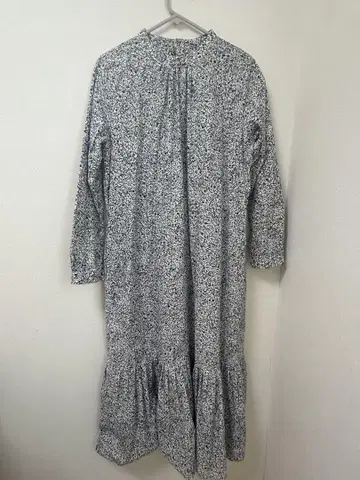 써니클라우드 꽃무늬 긴팔 롱 원피스
