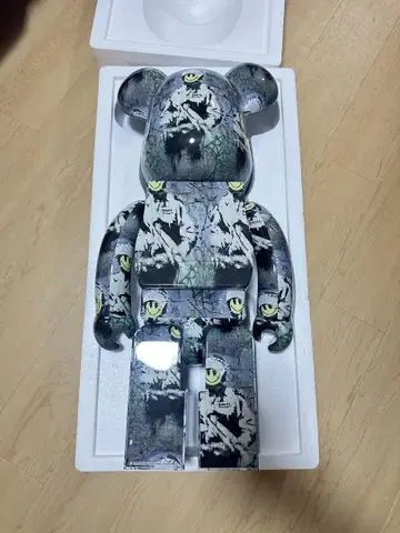 베어브릭 Riot Cop 1000%