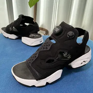 REEBOK 리복 펌프 퓨리 샌들 블랙 화이트 23cm