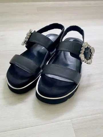 긴자 카네마츠 비쥬 샌들 24