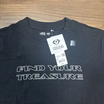유니클로 TREASURE 반팔 티셔츠 M 사이즈