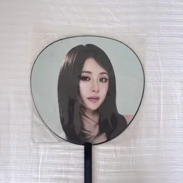 LE SSERAFIM 르세라핌 윤진 부채