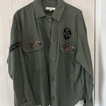 MOUSSY 자수 디테일 밀리터리 자켓