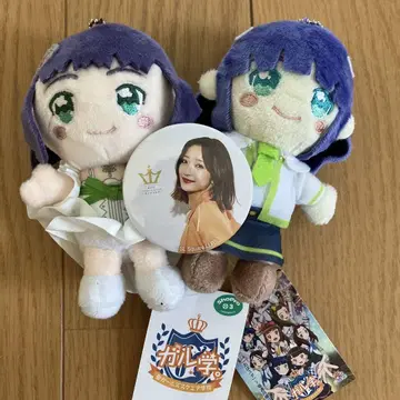 봉제 인형 2개와 캔뱃지 세트