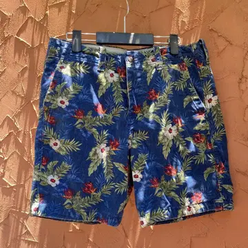 미사용 새상품 Abercrombie & Fitch 플로럴 숏 팬츠 30