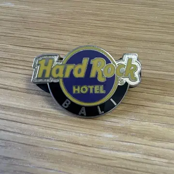 Hard Rock Hotel Bali 로고 핀 배지