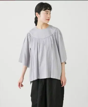 칸타 자수 절개 블라우스 / kagure