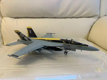 1/48 F/A-18E 슈퍼 호넷 VFA-27 완성품