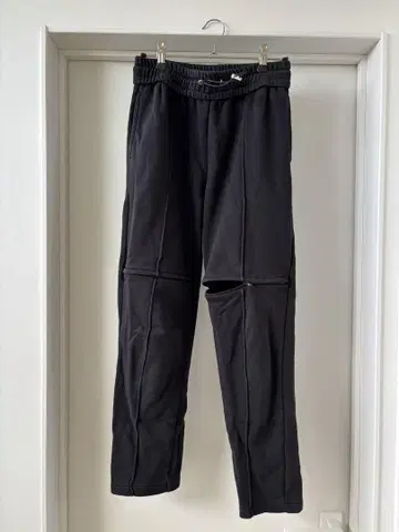 determ; 블랙스웨트 팬츠