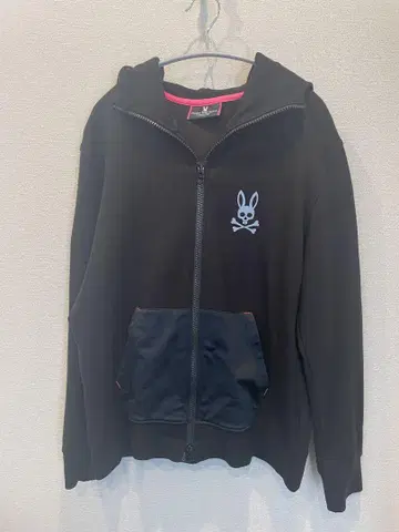 Psycho Bunny 블랙 후드티 후드 부착