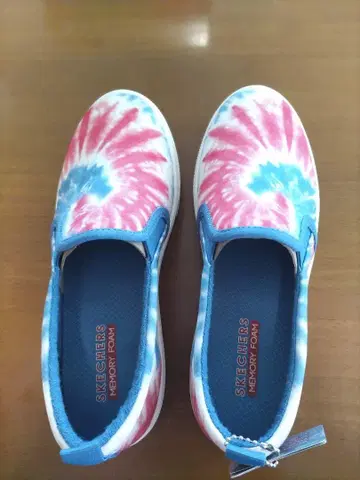 스케쳐스