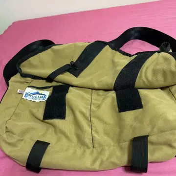 BATTLE LAKE 숄더백