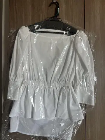 adeam 블라우스 완판템