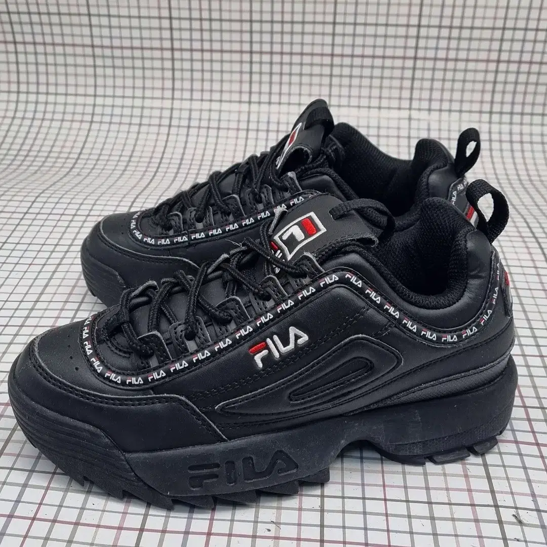 Fila Disruptor 2 Tapey Tape Women's Sneakers 230