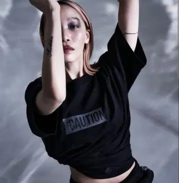 FR2 black rabbits NFT 아트 CAUTION 티셔츠