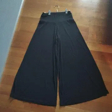 레지나 로만티코 블랙 와이드 팬츠, 가우초 팬츠