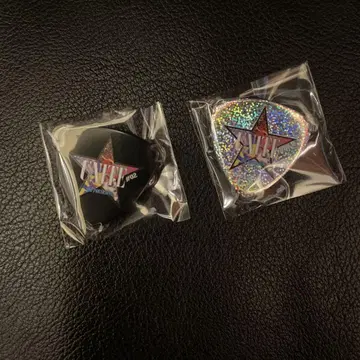 B'z UNITE02 가챠 피크 배지 2종