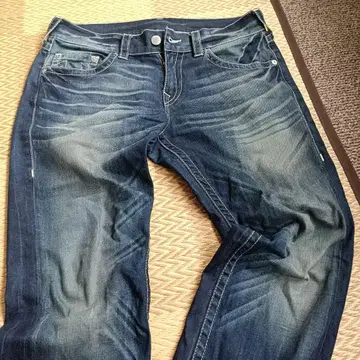 TRUE RELIGION 슬림 스트레이트 데님