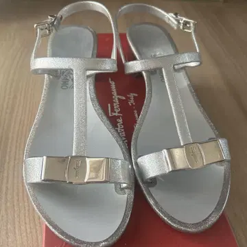 페라가모 샌들 24cm