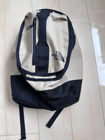노스페이스 백팩 베이지