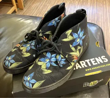 Dr. Martens 플로럴 하이컷 스니커즈