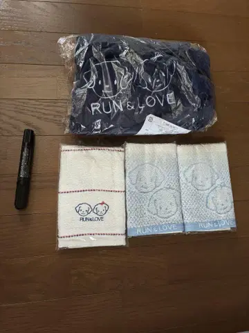 RUN&LOVE 핸드 타월 3장, 담요 1장