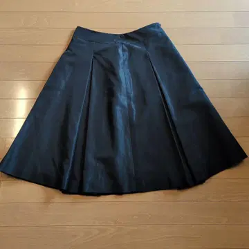 M'S GRACY 블랙 플레어 스커트 무릎 기장 40