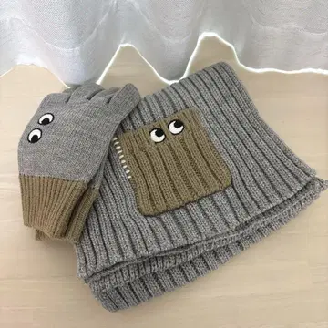 안야 힌드마치 유니클로 머플러 장갑