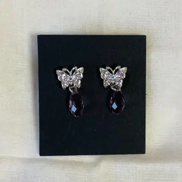 401.ANNA SUI 귀걸이 나비 (퍼플)