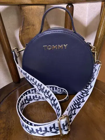 TOMMY 네이비 숄더백