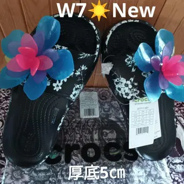 크록스 꽃무늬 통굽 샌들 W7