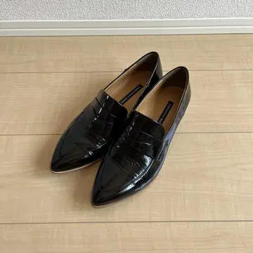 라보키고시 에나멜 로퍼 스틸레토