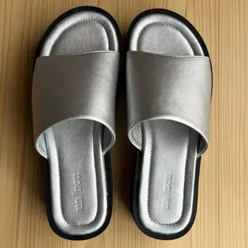 가격 인하 실버 통굽 플랫 샌들
