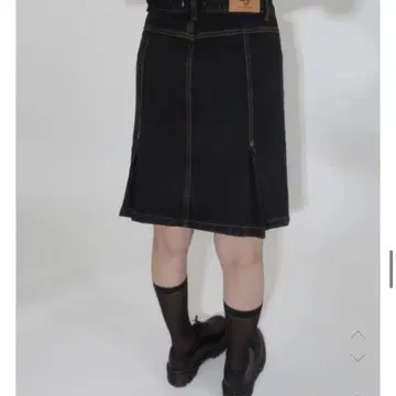 【Loulouseoul】Gemma Denim Skirt (Dark Blue) 루루서울 Gemma Denim Skirt (Dark Blue) | 브랜드 중고거래