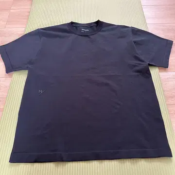 뉴트럴 웍스 티셔츠