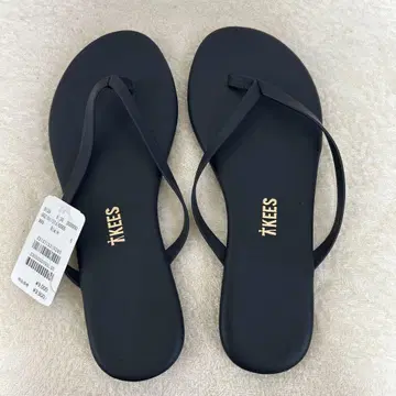 TKEES 블랙 플랫 샌들