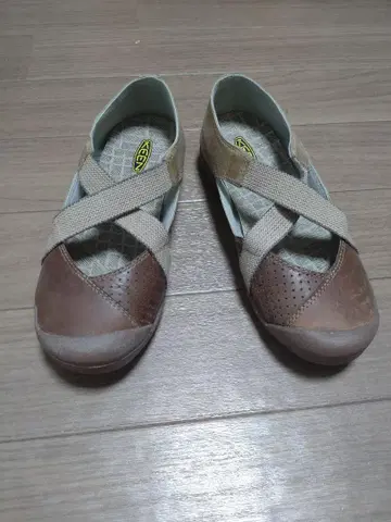 금일 한정 가격 KEEN AMAZON 36 브라운 스포츠 샌들